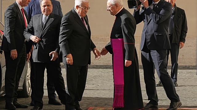Pope Leo discusses Gaza with Palestinian President Abbas