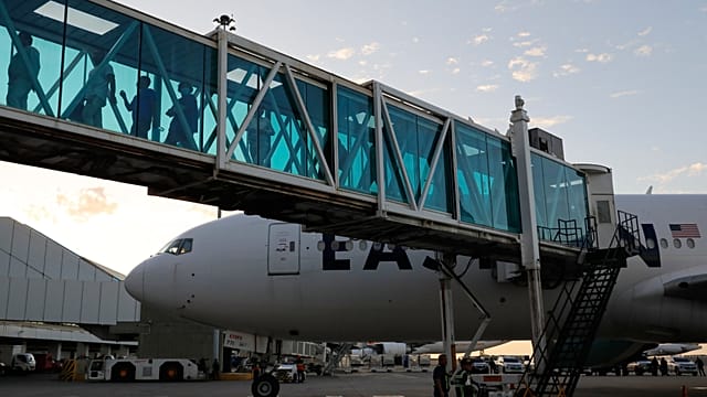 U.S. Deports Venezuelans as Airspace Dispute Looms