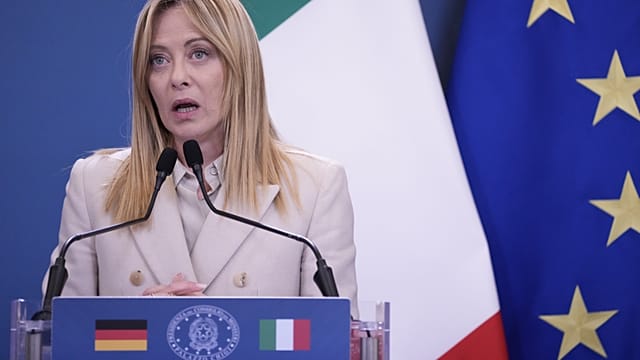 Italian cabinet approves new anti-immigration package