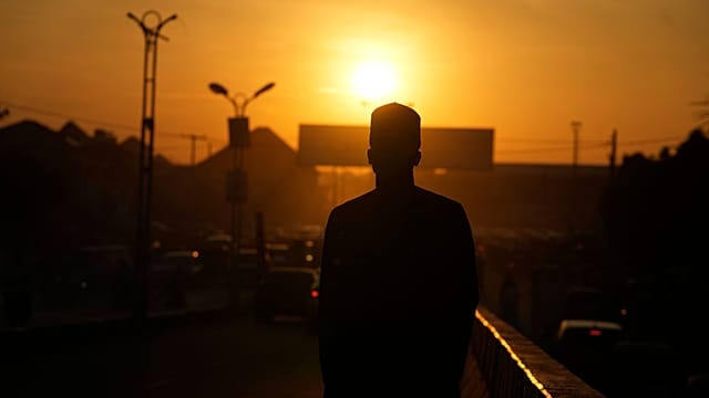 Nigeria Embraces the Digital Age: Matchmaking Websites Connect Hearts in Kano!