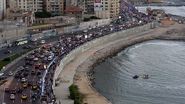 Alexandria Modernizes: Historic Tram Replaced by Advanced Rail System!