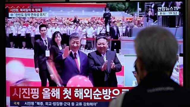 Corée du Nord : Xi Jinping reçu avec faste par Kim