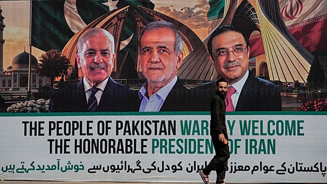 Pezeshkian's Pakistan visit spotlights Iran-US peace roadmap