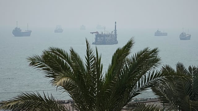 Iran and Oman agree entry and exit routes for Strait of Hormuz