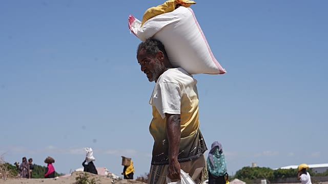 Yemen: Residents of Taiz fear food supply shortages amidst the siege