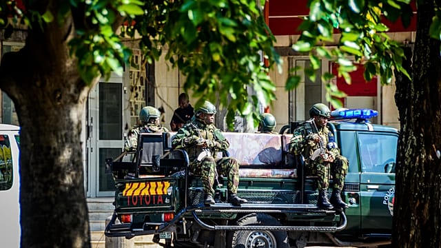 Mozambique sets December deadline to surrender illegal weapons