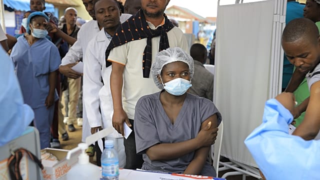 Frontline workers in DRC receive Ervebo vaccine amid growing Ebola outbreak