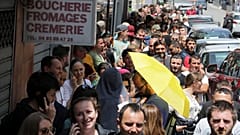 Angry Romanians protest after being denied European vote