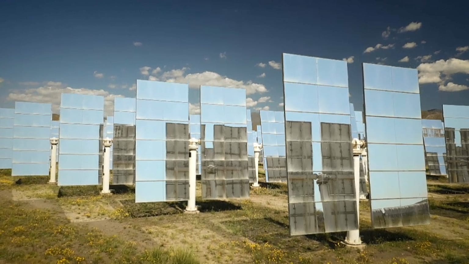 The mirrors concentrate the sun's rays on to the central tower