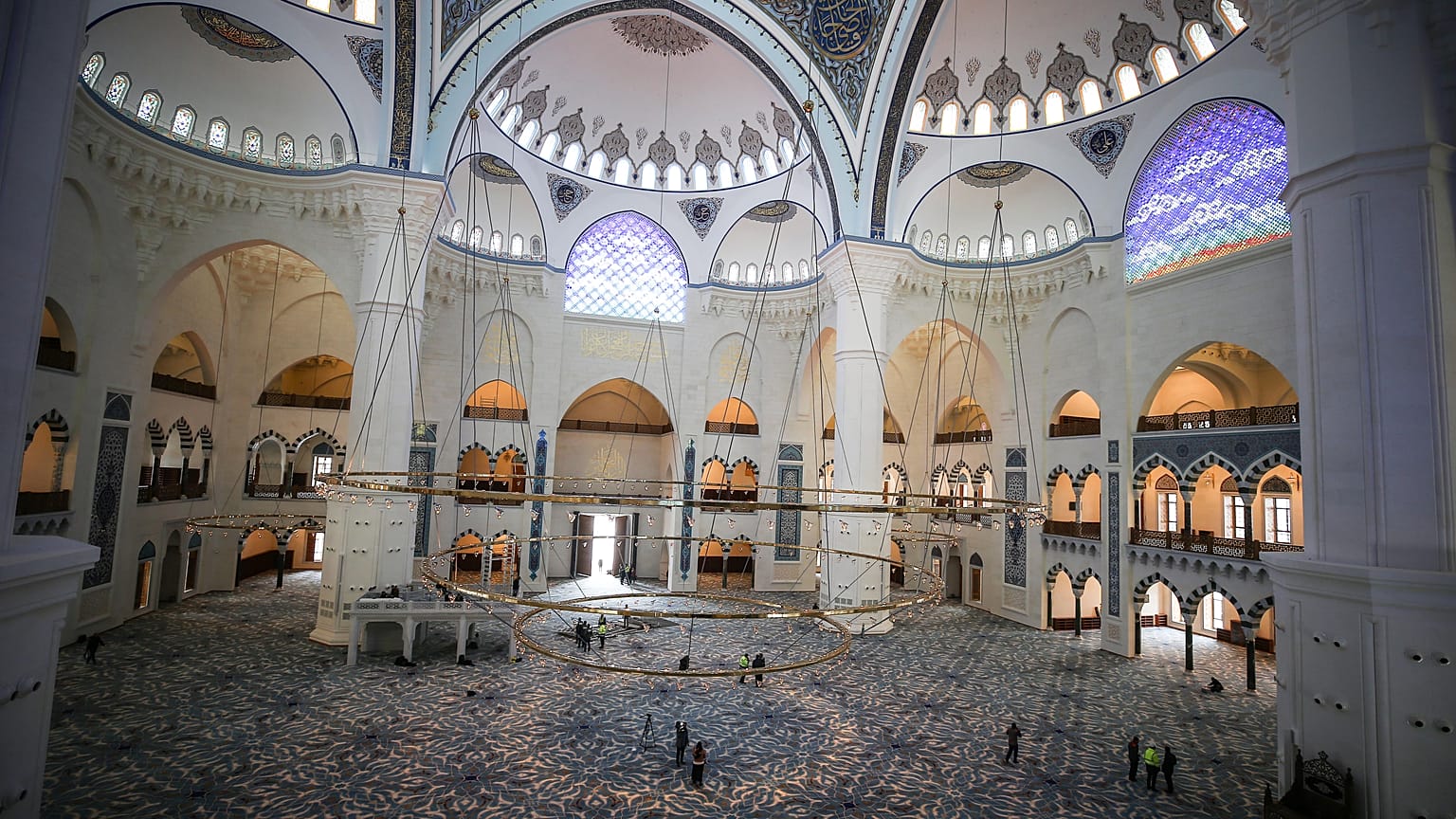 Çamlıca Camisi ibarete açıldı