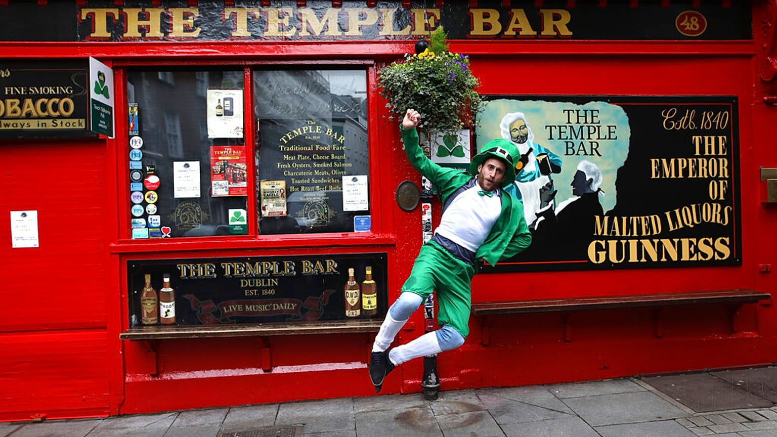 St. Patrick's Day in Irland - vor geschlossenen Pubs wegen der Corona-Pandemie 2020