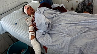 Carnificina num ataque suicida contra mesquita xiita de Cabul