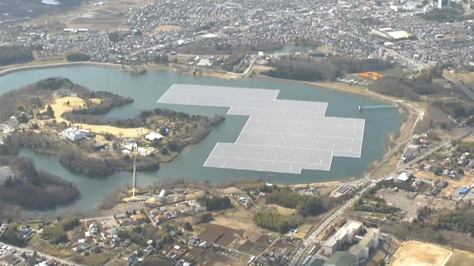 Centrale solaire flottante japonaise