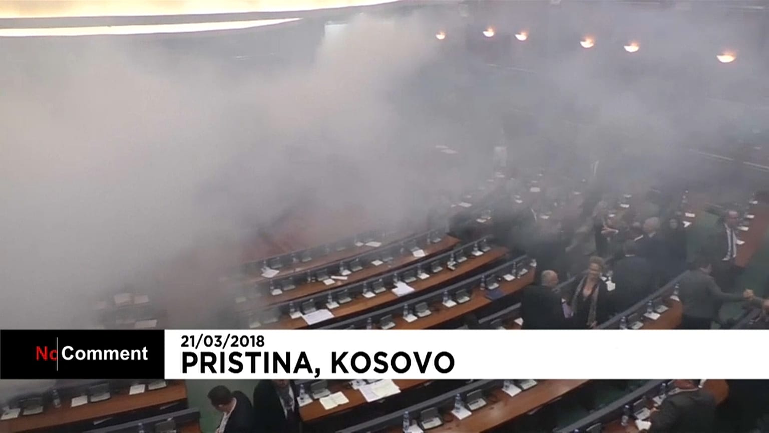 Kosovo: jet de gaz lacrymogène au Parlement