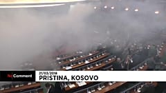 Kosovo: jet de gaz lacrymogène au Parlement