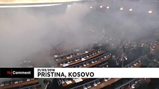 Kosovo: jet de gaz lacrymogène au Parlement