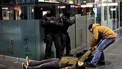 Полицейские и за террористов, и за жертв