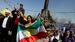 Diyarbakir: Zehntausende Kurden feiern Newroz-Fest