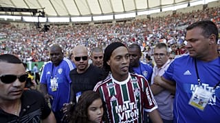Ronaldinho se lance en politique