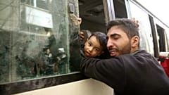 کشته شدن ۲۲ نفر در بمباران و آغاز خروج شورشیان از غوطه شرقی