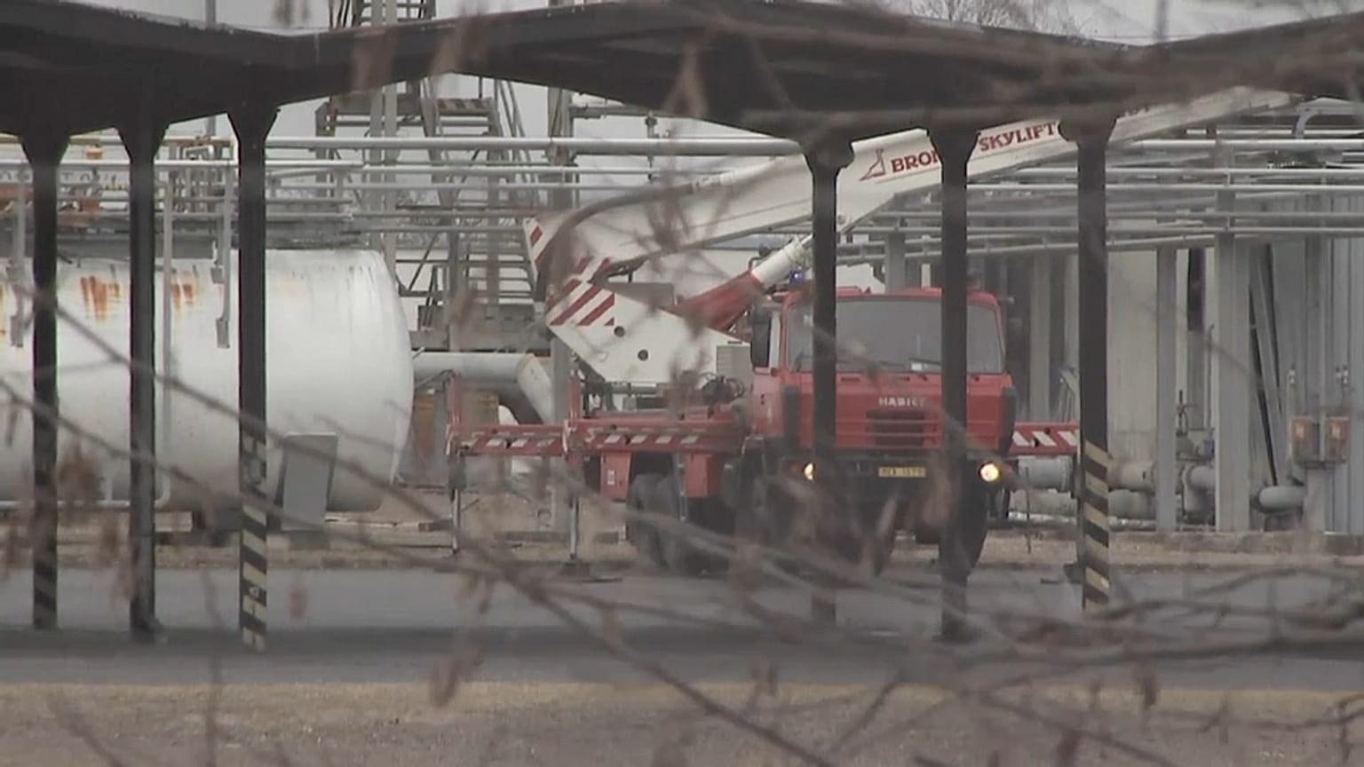 Mueren 6 trabajadores checos por la explosión en una refinería