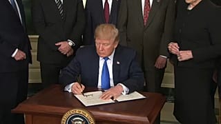 Trump kereskedelmi háborút kezdett Kínával