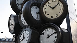 Hiába vitatják, valószínűleg marad az óraátállítás