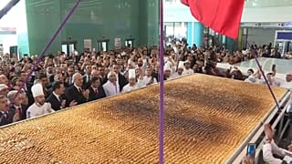 Chefes turcos batem recorde da maior "baklava"