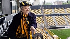 Noula im Kleanthis-Vikelidis-Stadion ihres Lieblingsclubs Aris Thessaloniki