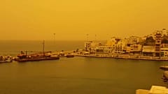 Песчаная буря превратила Грецию в Марс