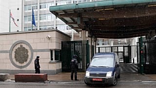 Британские дипломаты покидают Москву