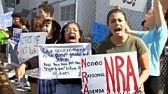 Usa, studenti in piazza a Washington contro le armi libere