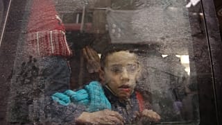 دوما أخر حصون المعارضة في الغوطة تستعد للتسليم