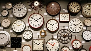 Wer hat an der Uhr gedreht? Ein Song und 7 Tweets