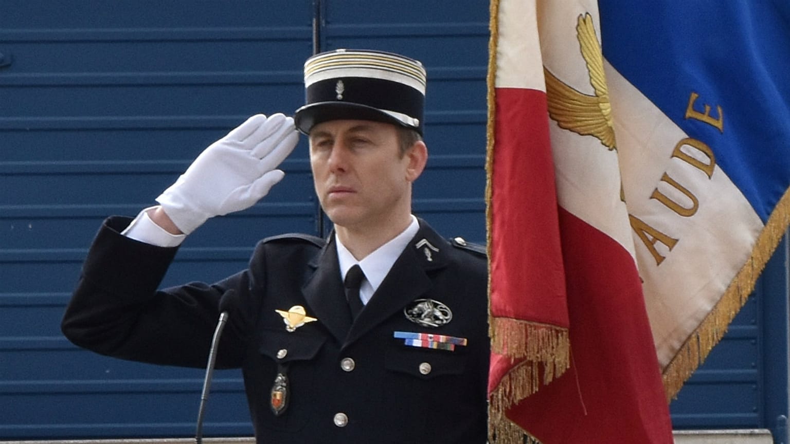 Arnaud Beltrame tinha 44 anos, era casado e um oficial dedicado ao país