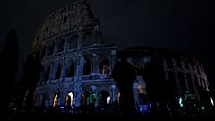Il Colosseo al buio per "l'ora della Terra"