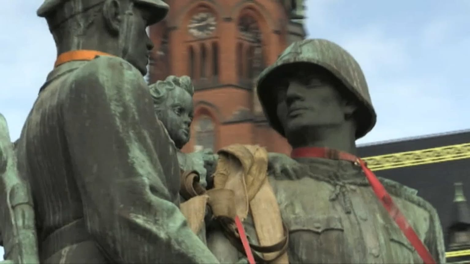 Polonia smantella monumenti comunisti
