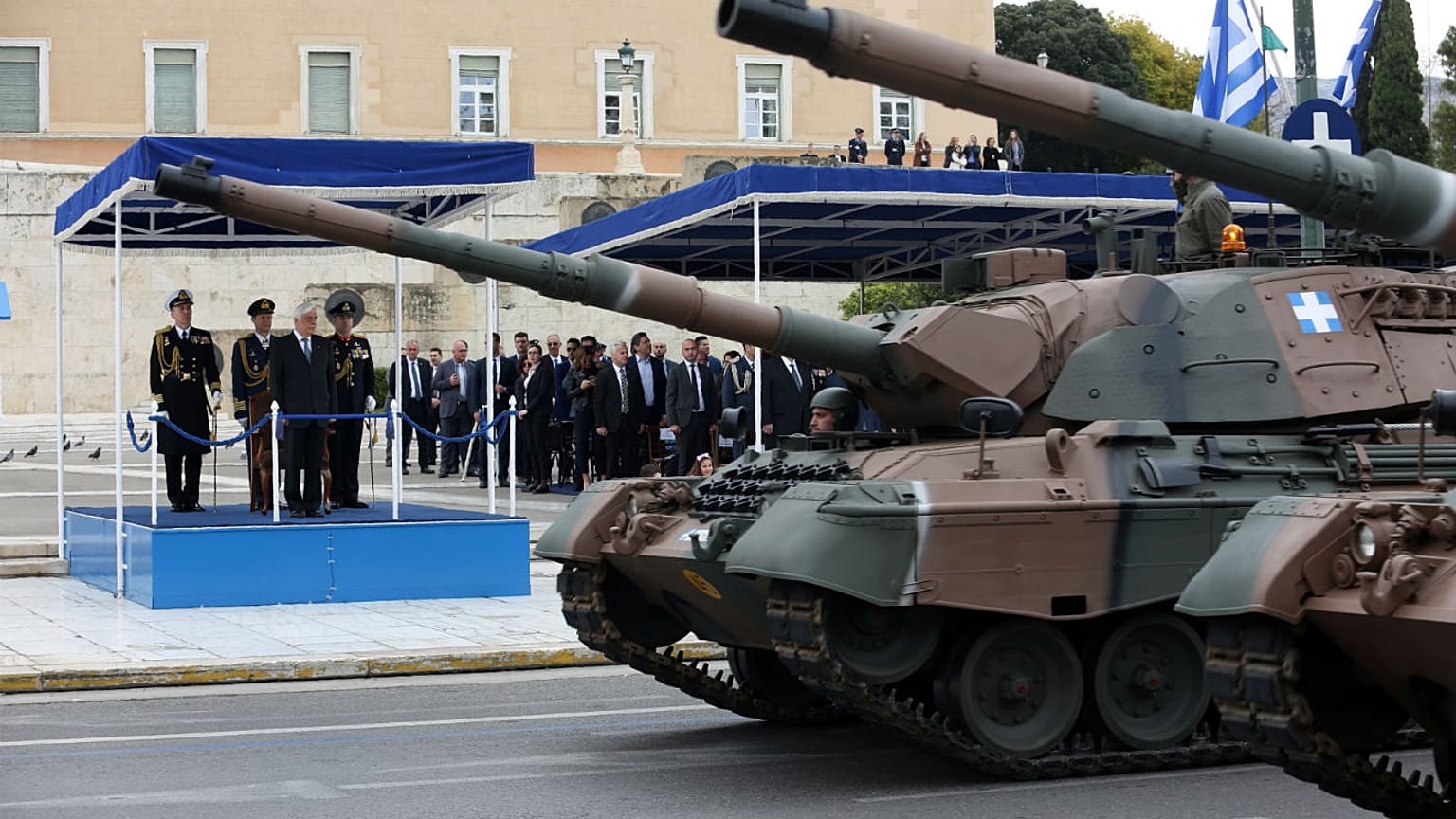 Μεγάλη στρατιωτική παρέλαση για την 25η Μαρτίου - Μήνυμα Παυλόπουλου στην Άγκυρα