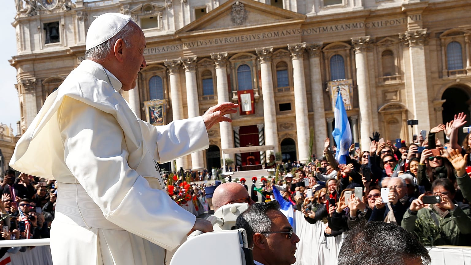 Papa celebra missa de domingo de Ramos 