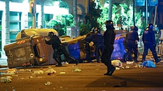 Οδομαχίες στη Βαρκελώνη μετά τη σύλληψη Πουτζντεμόν