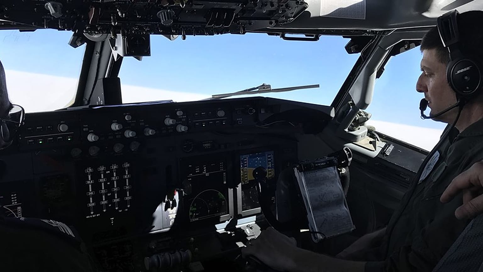 Konya'dan kalkan NATO uçağıyla Suriye hava sahasını izleyin