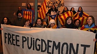 Prisão de Puigdemont motiva manifestações pela Catalunha