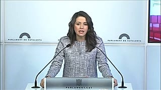 Arrimadas estalla y pide la dimisión de Torrent, "el abogado de Puigdemont"
