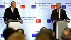 Juncker'den üyelik müzakerelerine devam sözü 
