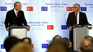 Juncker'den üyelik müzakerelerine devam sözü 