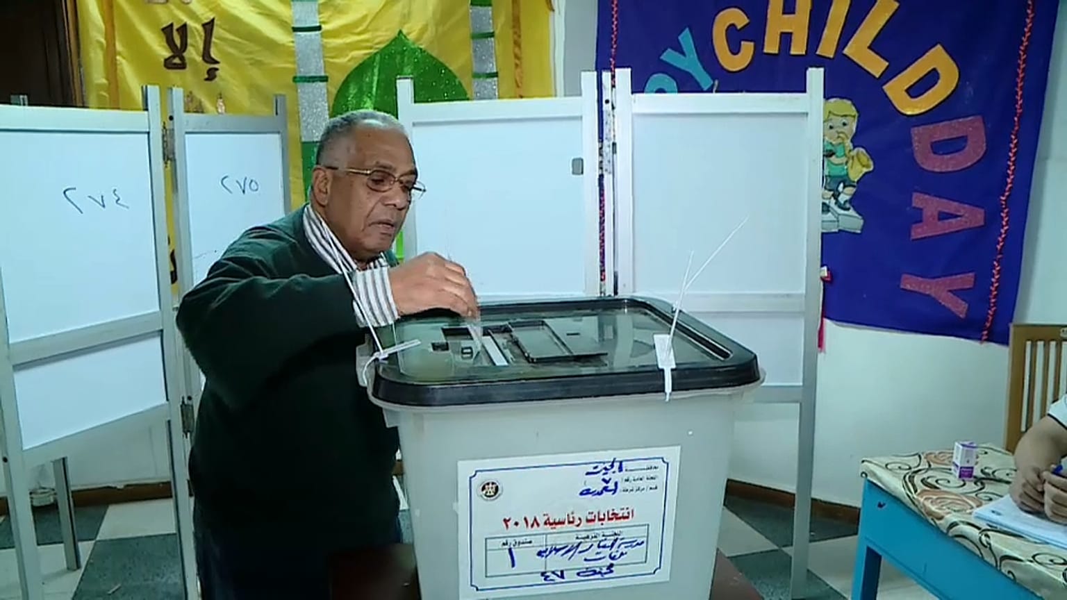 Mısır muhalefetin boykotu altında sandığa gitti
