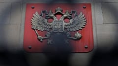 Москва протестует и грозит ответом на высылку дипломатов