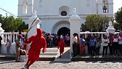 Salvadoreans cleanse their souls with an Easter whipping 