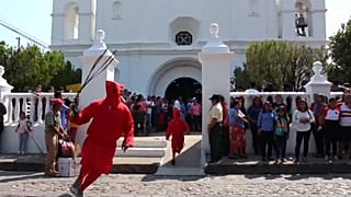 Salvadoreans cleanse their souls with an Easter whipping 