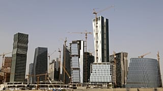 المملكة العربية السعودية تعوض المقاولين مع القطاع الحكومي